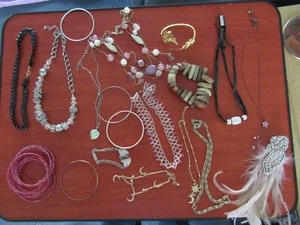 Restposten Schmuck/Trastüm gemischt Konvolut, Halsketten/Armbänder/etc (LD3) - Bild 1 von 1