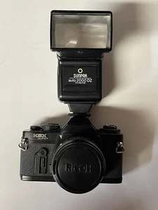 Supercámara Ricoh KSX con lente XR Rikenon 1:2 50 mm Sunpak 2000 DZ flash probado - Imagen 1 de 4