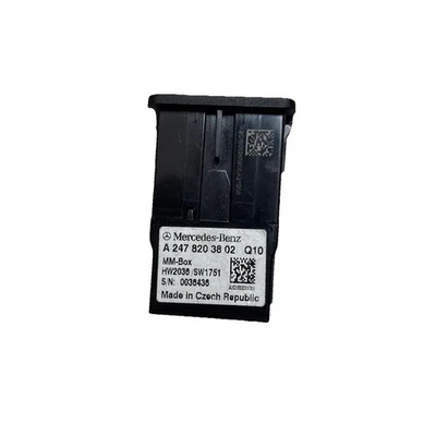 A2478204102 A 247 820 41 02 Q09 Mercedes-Benz  Presa  AUX USB - Immagine 1 di 4