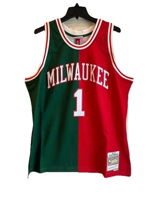 Mitchell & Ness NBA Split Swingman Oscar Robertson Milwaukee Bucks 71-72 Jersey - Image 1 of 4