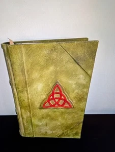 RARE Tallpoppy Antiquarian Ltd Ed Book of Shadows CHARMED Replica Prop HUGE! COA - Picture 1 of 24