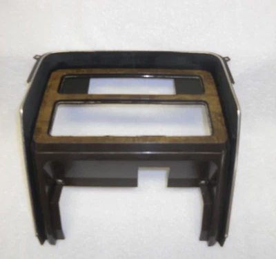 PONTIAC BONNEVILLE CATALINA 1977-1979 RADIO CENTRAL TABLERO BISEL MOLDURA OEM  Foto 1 de 4