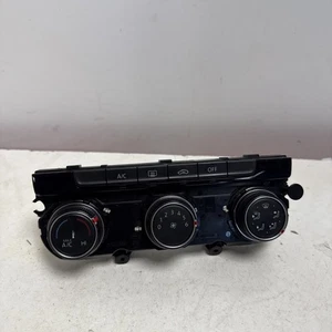 VOLKSWAGEN GOLF AC AIR CON HEAT CONTROL PANEL 5G0907426AQ MK7 2017 - 2020 - Picture 1 of 11