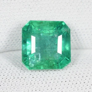 2.95 ct EXCLUSIVE FINE QUALITY BEST GREEN NATURAL ZAMBIAN EMERALD See Vdo 0311 - Picture 1 of 2