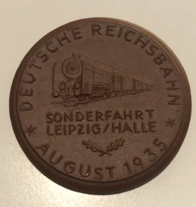 Meissen brown porcelain medal to celebrate German railways trains loco 1835-1935 - Picture 1 of 2