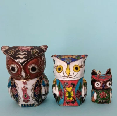 LOT TROIS CHOUETTES Email Cloisonné sur laiton  Hr 6,5 -  5,2 cm et 3,5cm - Photo 1/4