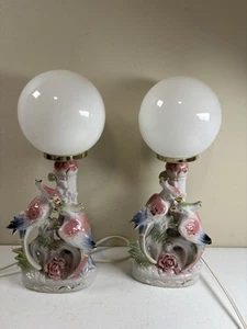 Pair of Vintage Ceramic Bird Parrot Lamps White Globe 15” Victorian - Picture 1 of 15