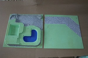 Lego PARADISA Raised 32x32 Base with Pool &Driveway Base-Pale Green/Grey - Picture 1 of 5