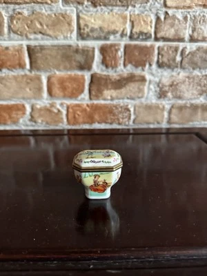 Delprado Collection No. 42 Vintage Fine Ceramic Trinket Pill Box  - Image 1 of 4