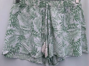 Green Leaf Print Viscose Blend Shorts TU Size 10 Womens - Picture 1 of 6