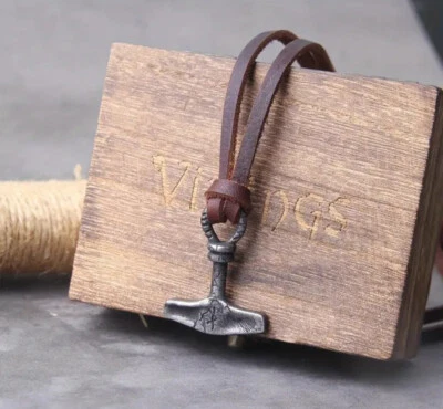 Collar Colgante Hombre Nórdico Odín Vikingo Thor Martillo Mjolnir Foto 1 de 4