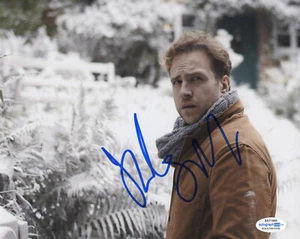 ACTOR RAFE SPALL SIGNED "BLACK MIRROR" 8x10 PHOTO! ROADIES / TRYING ACOA COA - Bild 1 von 2