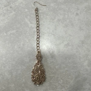Gold Indian Maang Tikka Headpiece with Rhinestones – Bridal Bindi Jewelry - Picture 1 of 4