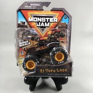 2022 Spin Master Monster Jam EL TORO LOCO con barra impennata serie 22 scala 1:64 - Foto 1 di 11