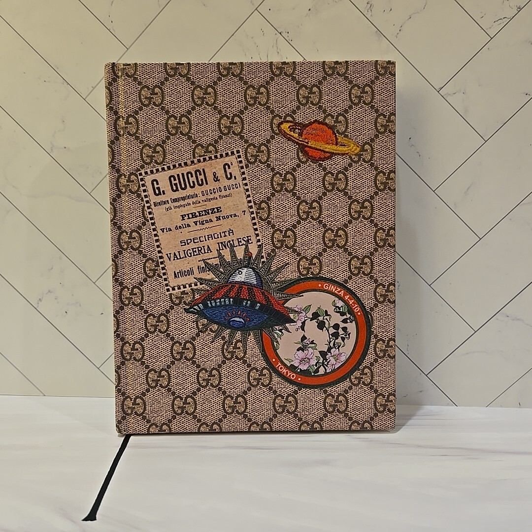 アート・デザイン・音楽 Book of Gucci by Gucci Limited Edition アート・デザイン・音楽 Book of Gucci by Gucci Limited