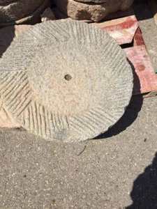 Elemento di macina in pietra, misure assortite Vecchia ruota passato Offerta - Imagen 1 de 6