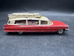 Corgi Toys #437 Superior Ambulance on Cadillac Chassis - Original Vintage  - Picture 1 of 9