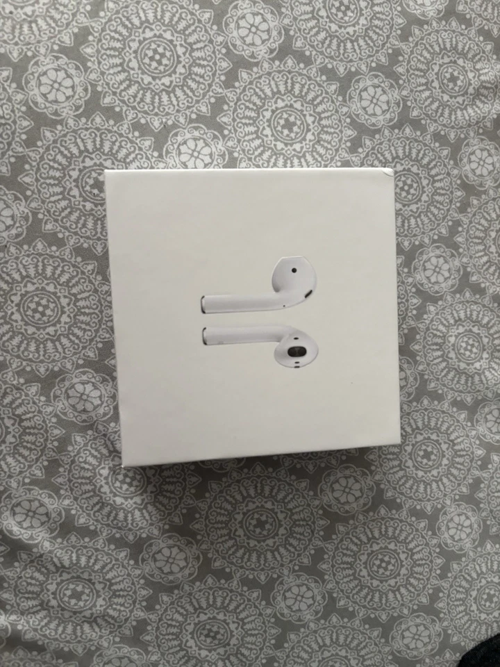 Apple Airpods 2nd Generation - Image 1 of 1