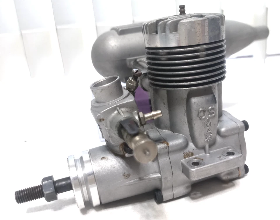 O.S. MAX 40SR Engine Radio Control Model Airplane Engine Used Item - Image 1 of 4