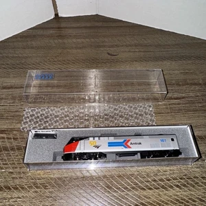 Kato 176-6036 P42 Amtrak N Scale Diesel Locomotive Multicolor 50th Anniversary - Picture 1 of 8