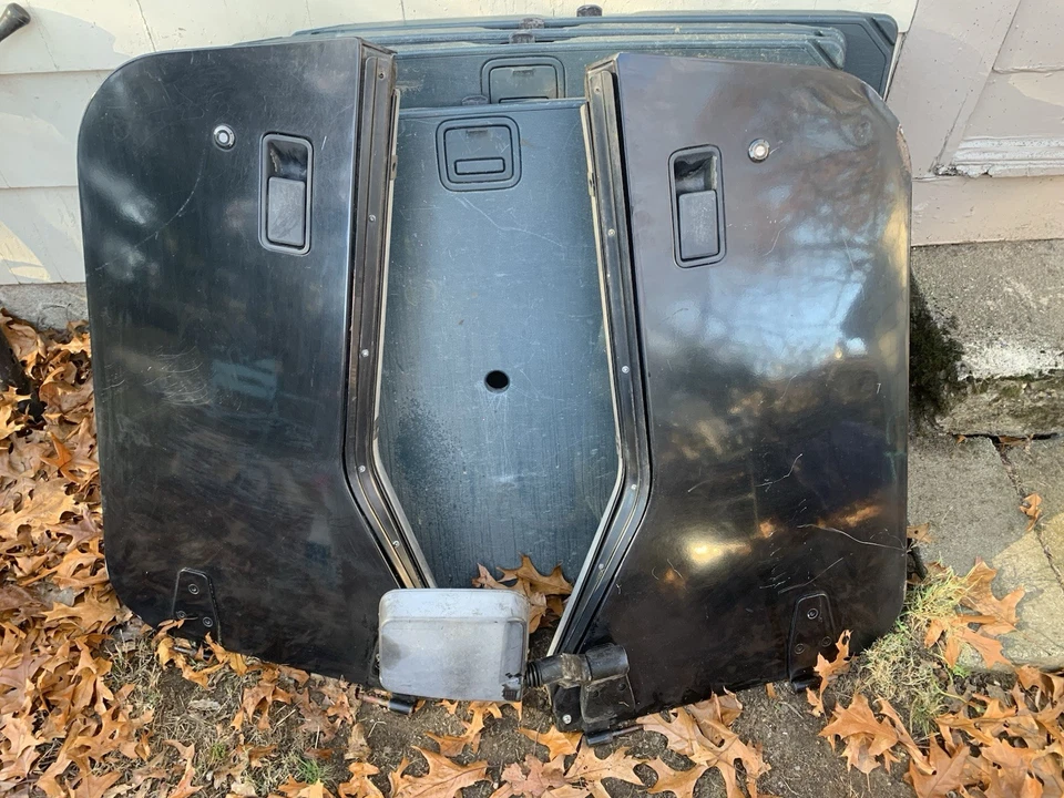 Jeep Wrangler CJ7 1976-1995 medias puertas negro sin óxido completo con interior gris Foto 1 de 4