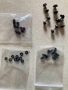 FÜR ZÜGE: 10 STIFTE + 10 UNTERLEGSCHEIBEN + 10 WAGENANSCHLÄGE + 6 WAGENACHSEN MM.5 SPUR-N - Bild 1 von 1