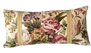 Cowtan und Tout Milburn Daunen- und Federkissen mit Kravet-Borte Banding - Bild 1 von 4