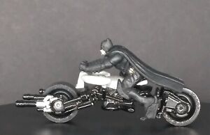 Hot Wheels Bat-Pod (X2082) HW City: Batman HW MotorCycles W/Riding Batman 2013