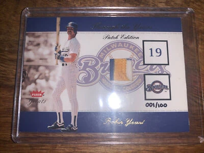 2002 GREATS OF THE GAME THROUGH THE YEARS РОБИН ЮНТ НАШИВКА 001/100 1/1 1-й 1 - Изображение 1 из 2