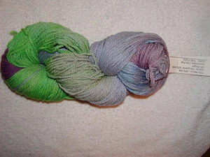 .CHERRY TREE HILL - Seda Merino - 70% Merino/30% Seda DK. 225 yardas. THE FUZZ - Imagen 1 de 3