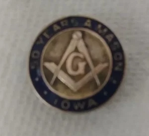 Rare Vintage Iowa 50 Years A Mason Gold Tone & Enamel Lapel Pin Badge - Picture 1 of 2