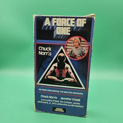 A Force of One (VHS) 1983 Directed by Paul Aaron Chuck Norris Vintage Movie Tape - Image 1 of 3