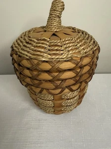 Unique Vintage Acorn Basket - Picture 1 of 7