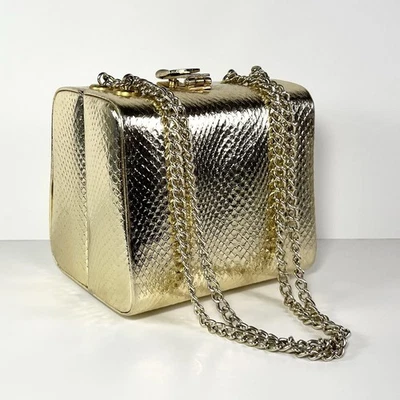 Mini bolso de mano Walborg vintage metálico dorado con almeja imitación piel de serpiente en relieve Foto 1 de 4