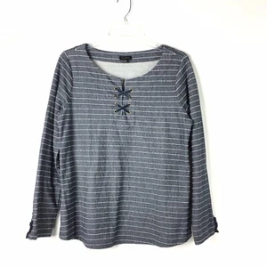 Top tejido delantero con corbata cruzada Talbots para mujer talla M gris a rayas mangas largas - Imagen 1 de 9