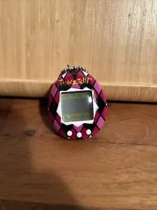 Bandai Tamagotchi Original Theme Virtual Reality Pet (S3.8) - Picture 1 of 4