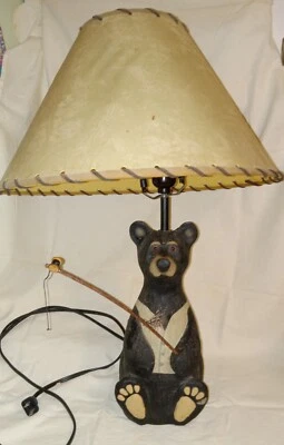 Причудливый медведь настольная лампа 21", рыбалка, абажур замены необходимо - Изображение 1 из 4