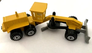 Majorette engin de chantier n°331, niveleuse jaune - Foto 1 di 4