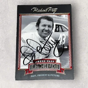Richard Petty PRESS PASS LEGENDS 2005 NASCAR HALL OF FAMER CHAMP signed card - Picture 1 of 1