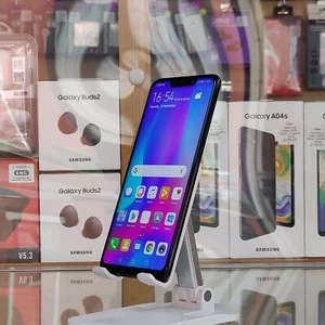 Huawei nova 3 - Grade A in Black |128GB| UNLOCKED | FREE POSTAGE - Picture 1 of 3