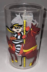 Copa de plástico McDonald's 1993 Hamburglar & Birdie The Early Bird sobre carrusel caballo - Imagen 1 de 7