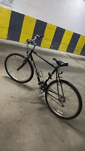 DIAMONDBACK Outlook Men's Mountain Bike Bicycle 26" - Picture 1 of 11