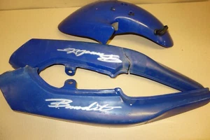 Suzuki GSF GSF250 GF BANDIT 250 paneles carenados lote trabajo DAÑADO cola de guardabarros - Imagen 1 de 10
