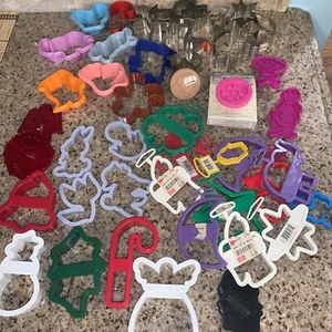 Plastic Cookie Cutters Lot Holiday Fox Run Wilton Christmas easter everyday 0866 - Picture 1 of 12