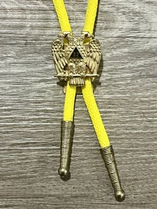 VINTAGE FREEMASON MASONIC GOLD TONE 32ND DEGREE SCOTTISH RITE EAGLE BOLO TIE - Picture 1 of 4