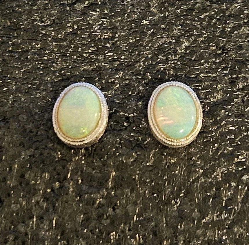 Aretes vintage de oro blanco de 14k de ópalo de fuego Foto 1 de 4