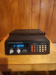 Vintage Realistic Pro 2020 UHF/VHF AM-FM Scanner (Very Nice!) - Zdjęcie 1 z 15