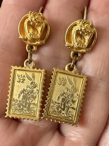 1990er 32 Cent Looney Tunes Stempel Bugs Bunny Taz Ohrhänger USA - Bild 1 von 3