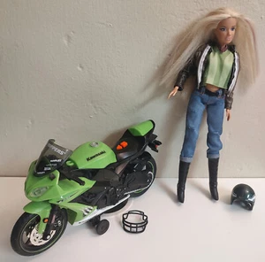 Kawasaki Ninja ZX-10R Motorcycle & Kawasaki Barbie - Picture 1 of 13