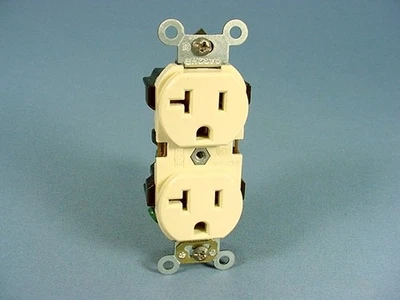 Receptáculo dúplex Leviton marfil INDUSTRIAL ESTRECHO 5-20R 20A a granel 5352-I Foto 1 de 4